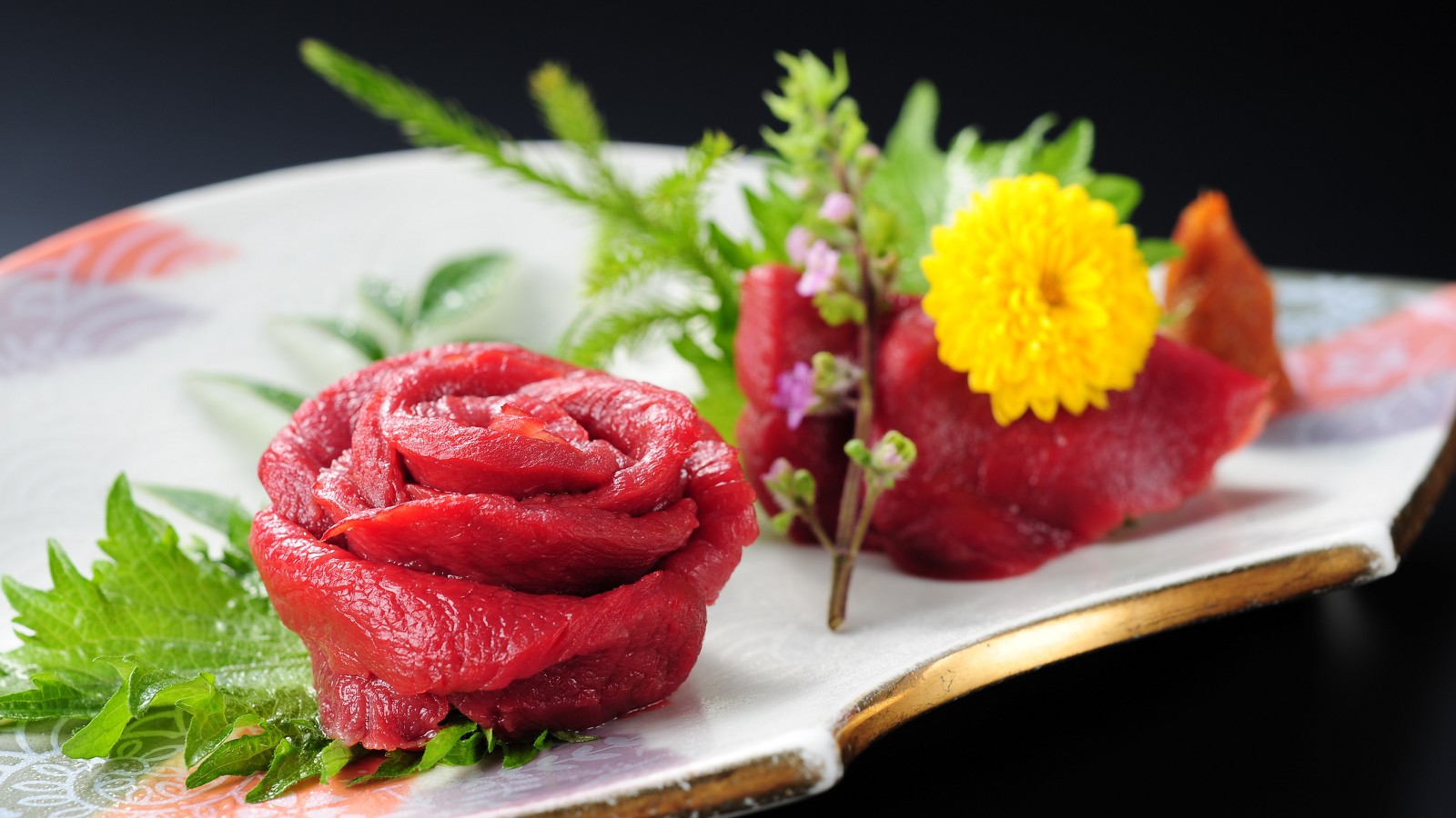 【期間限定】基本膳＋さくら刺し(馬刺し)で料理グレードUP☆赤身の馬刺しを辛子にんにく味噌で味わう