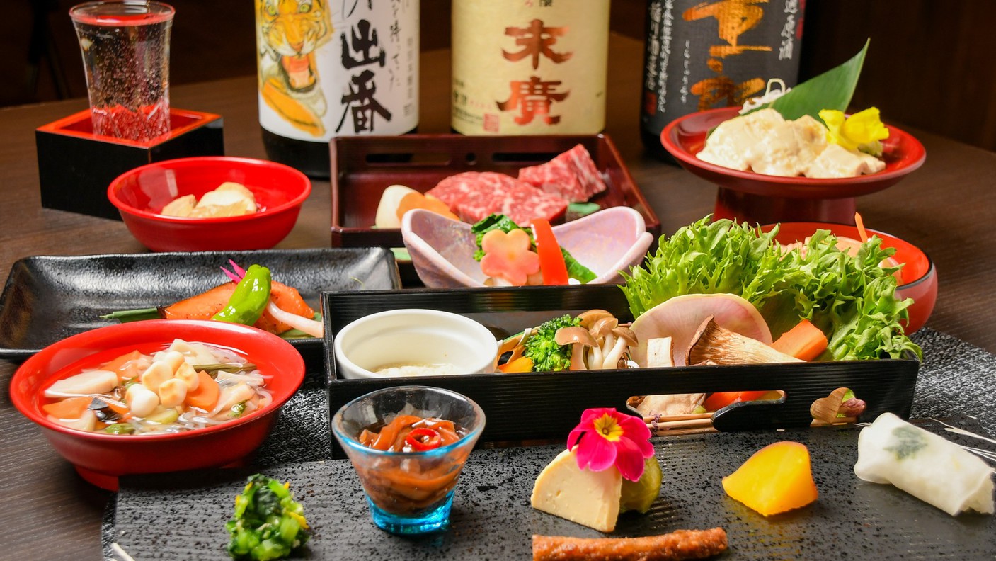 【期間限定】基本膳＋さくら刺し(馬刺し)で料理グレードUP☆赤身の馬刺しを辛子にんにく味噌で味わう