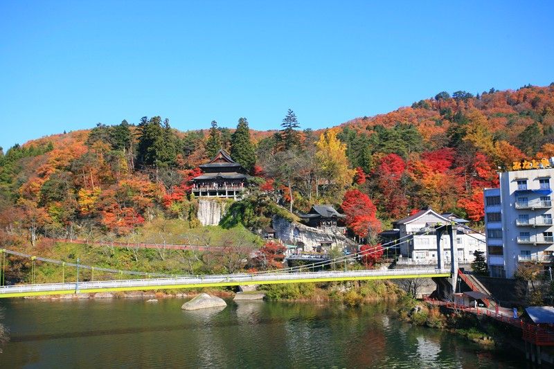 福満虚空蔵尊圓蔵寺（柳津町）日本三大虚空蔵尊の一つ。もみじが美しい秋。近くには斎藤清美術館もあります