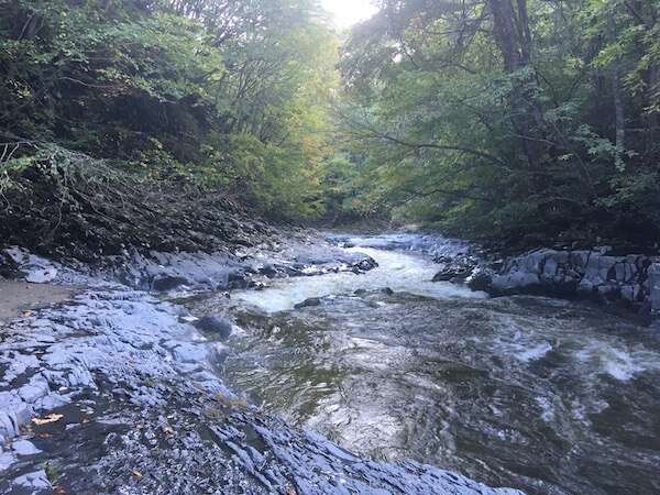 【裏磐梯　中津川渓谷】自然がつくりだした造形美が楽しめる。会津で最も紅葉が早いエリアでもある。