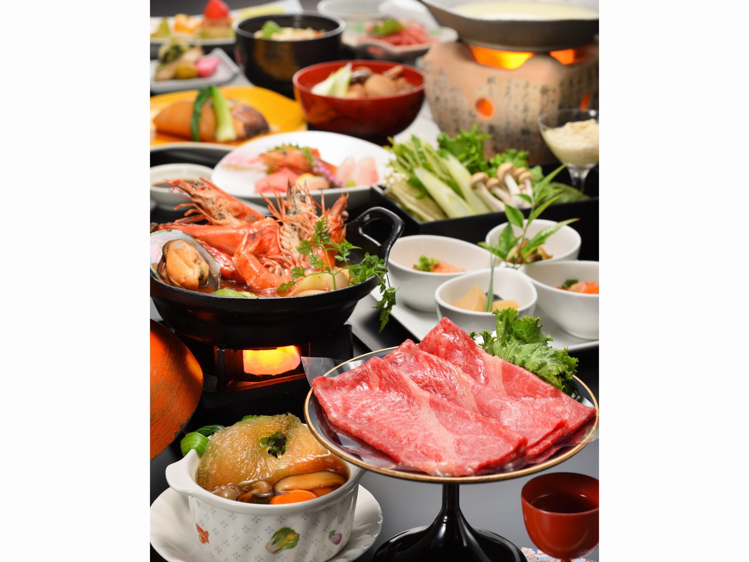 「山形牛のしゃぶしゃぶ」と「海老の海鮮鍋」当館イチオシ幸プラン