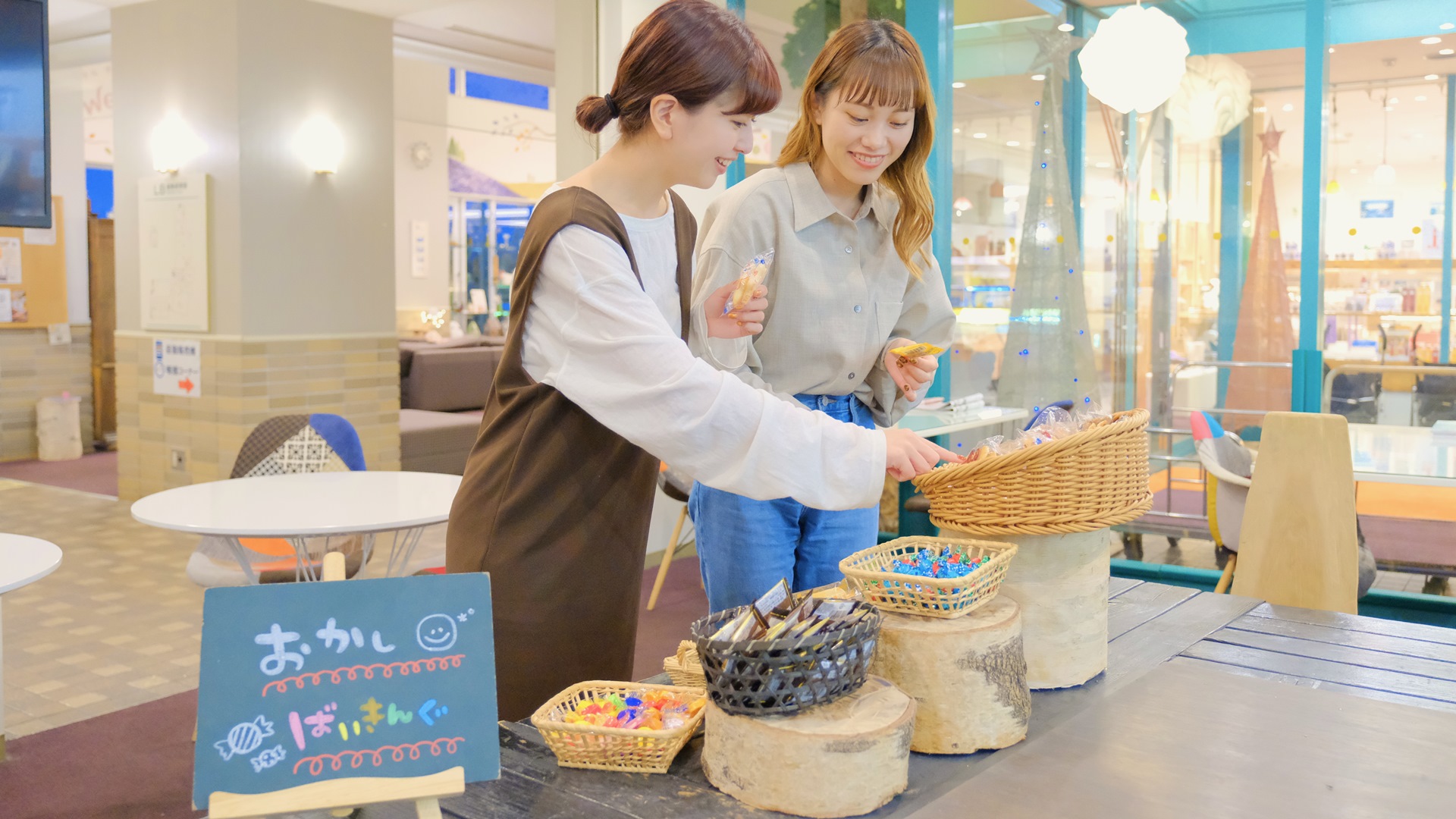 まずはお菓子バイキングからスタート！