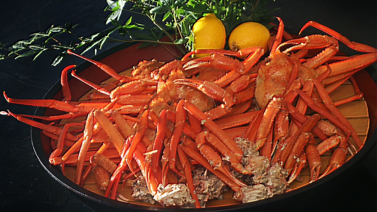華夕美日本海の庄内めぐみのバイキング カニ食べ放題
