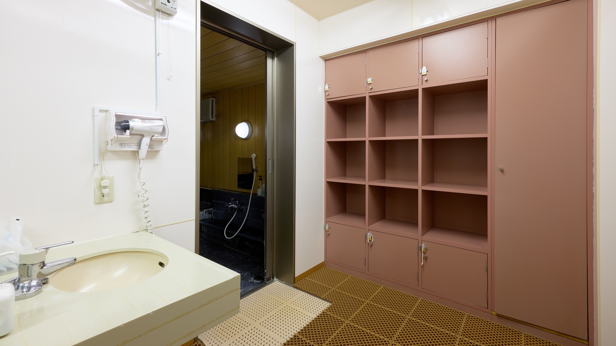 女性専用大浴場　脱衣所