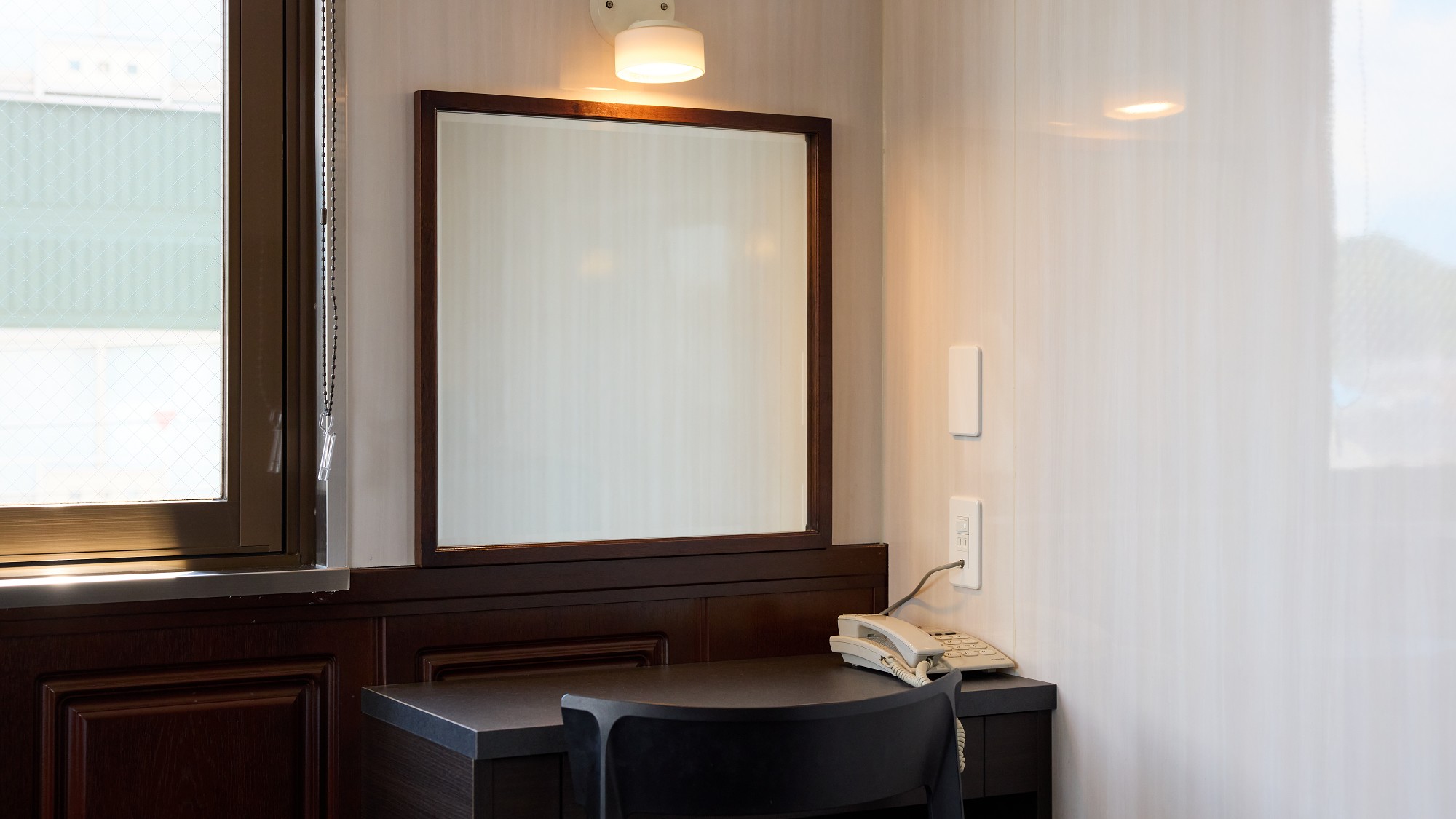 洋室ルーム　デスク一例