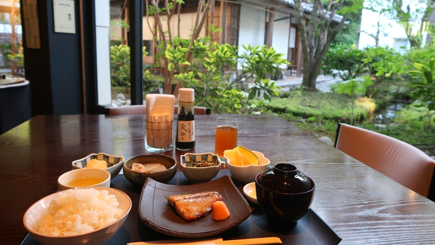 朝食（和食イメージ）