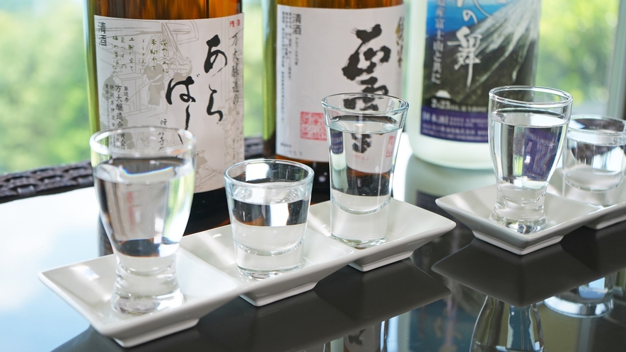 お酒／熱海の地酒や当館オリジナルの日本酒、厳選されたワインやシャンパンなど豊富に取り揃えております