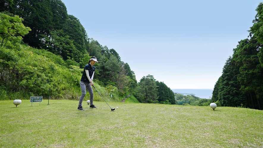 天空のリゾートゴルフ／熱海の宝石と謳われた名門コースで、天空のリゾートゴルフをプレー
