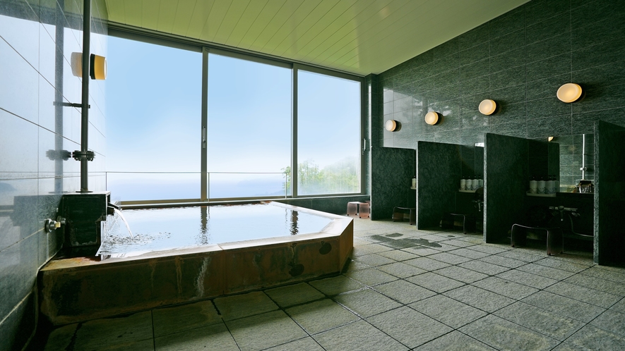 女性大浴場（自家源泉かけ流し）／伊豆山の地は源頼朝ゆかりの地でもあり、古の浪漫に思いを馳せてみては…