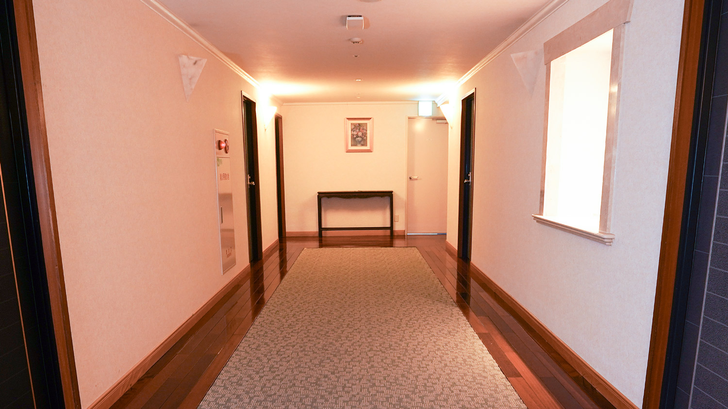 客室までの廊下