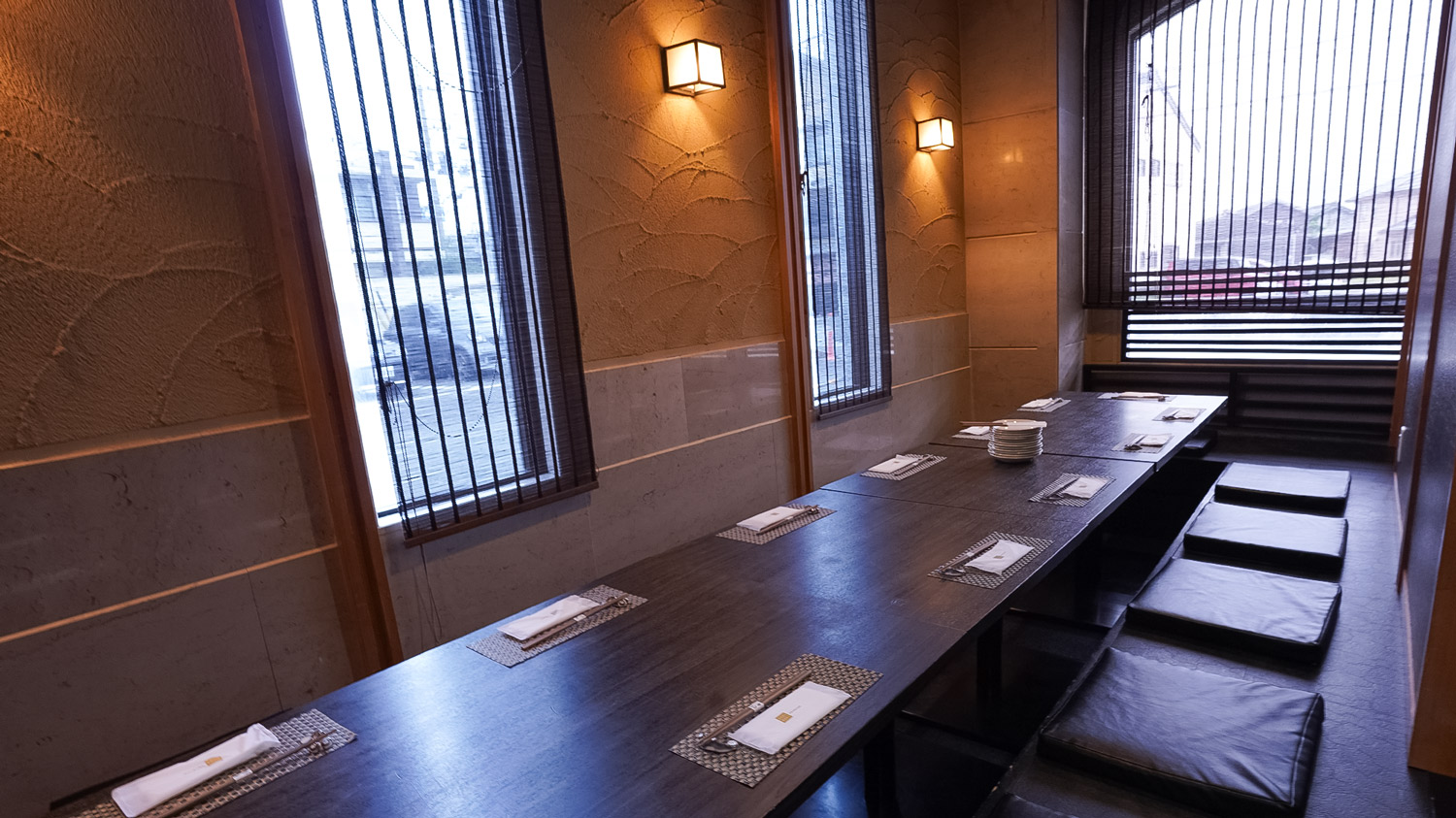 1F居酒屋 じざ（個室）