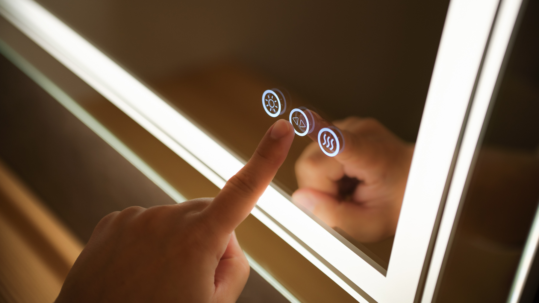 ライト付き鏡で女優さん気分♪