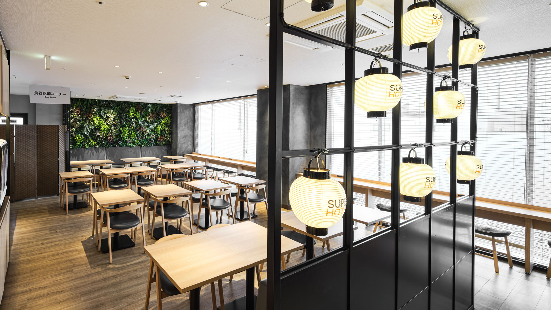 机と椅子もたくさんございます