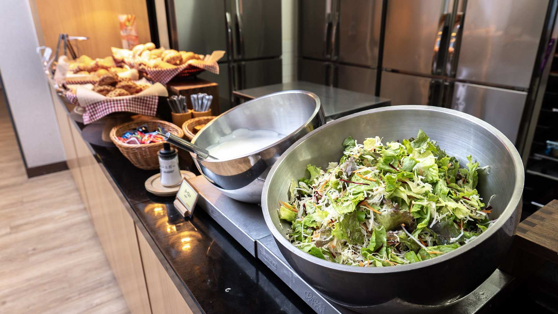 オーガニック野菜を使用したサラダはビタミンＣやミネラルが豊富