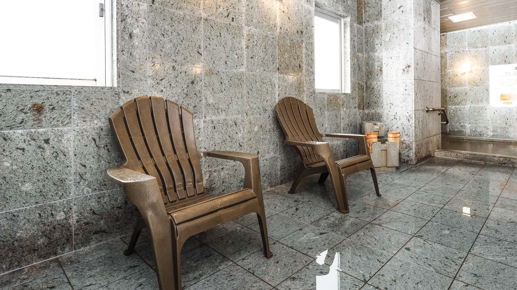 椅子に座って少し休憩♪