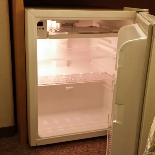 Guest room refrigerator