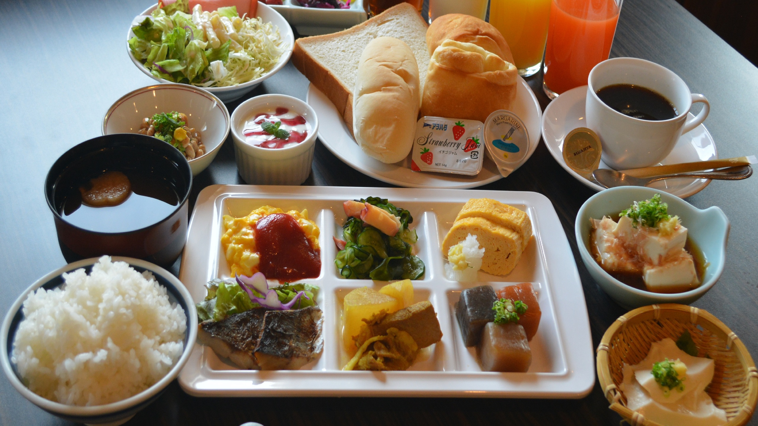 朝食盛り付け例