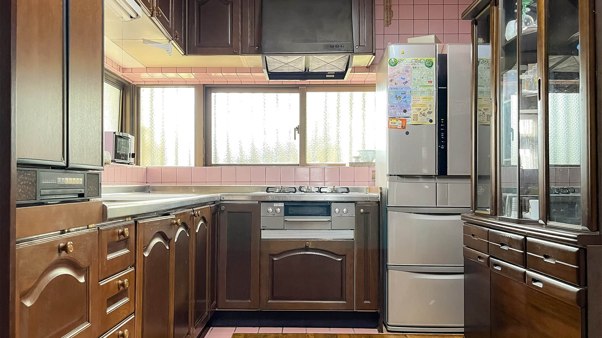 ・「ふぐむた館」キッチン：キッチンには冷蔵庫や調理器具も完備◎