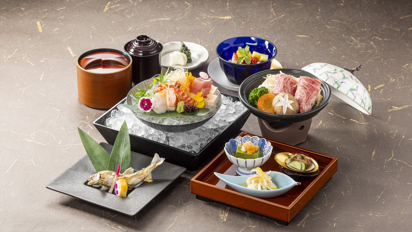 【日本料理1泊2食】少量美味な夕食コースに舌鼓・メインは和牛陶板焼き【１４時チェックイン】