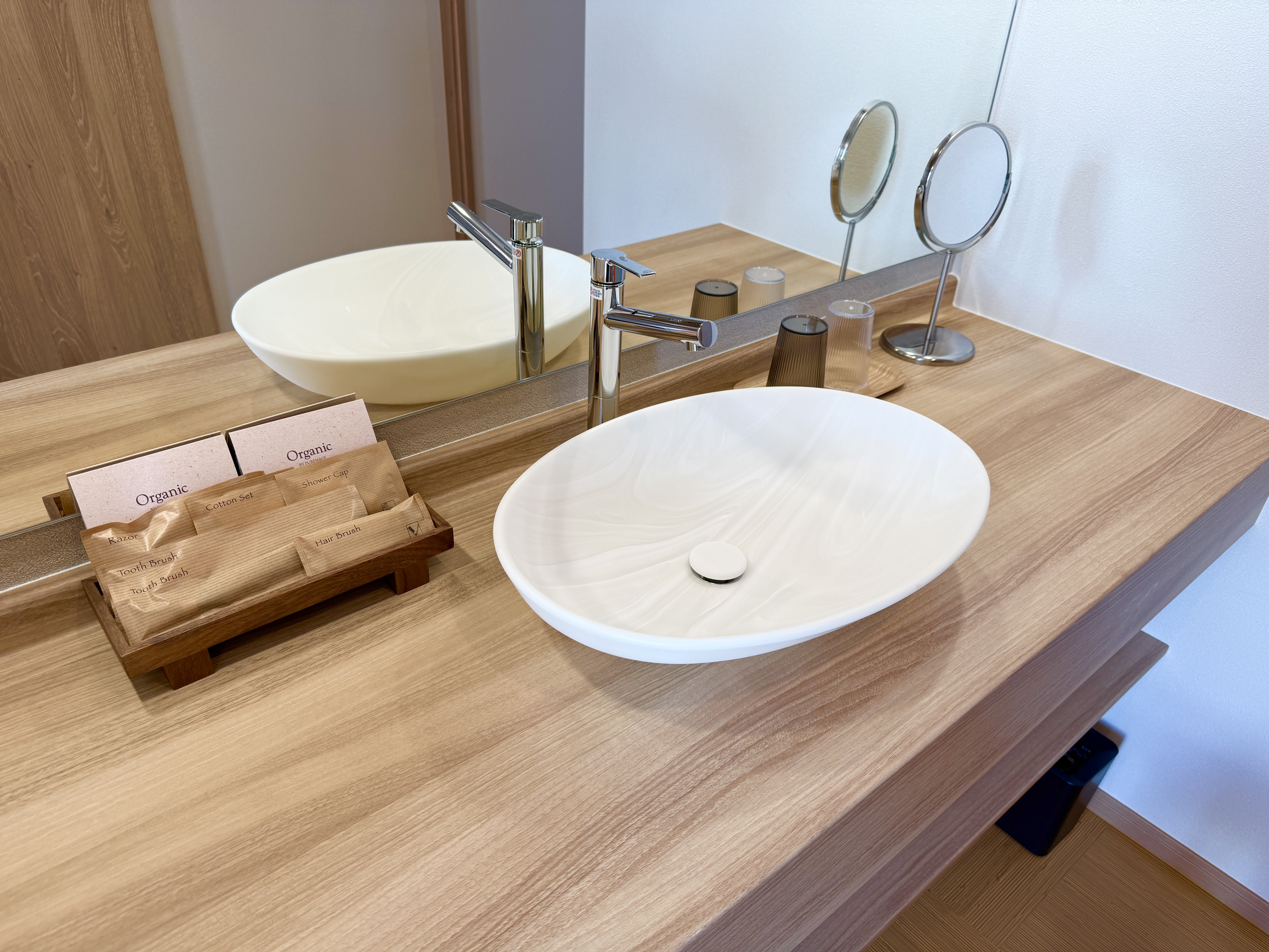 ユニバーサルスイート洗面イメージ１