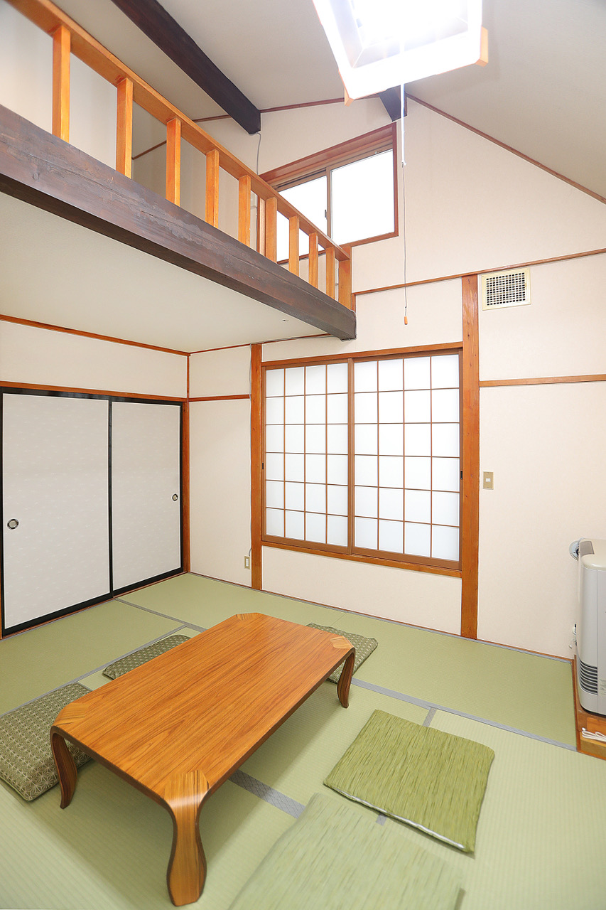 和室8畳＋4畳ロフト　バス・トイレ共同