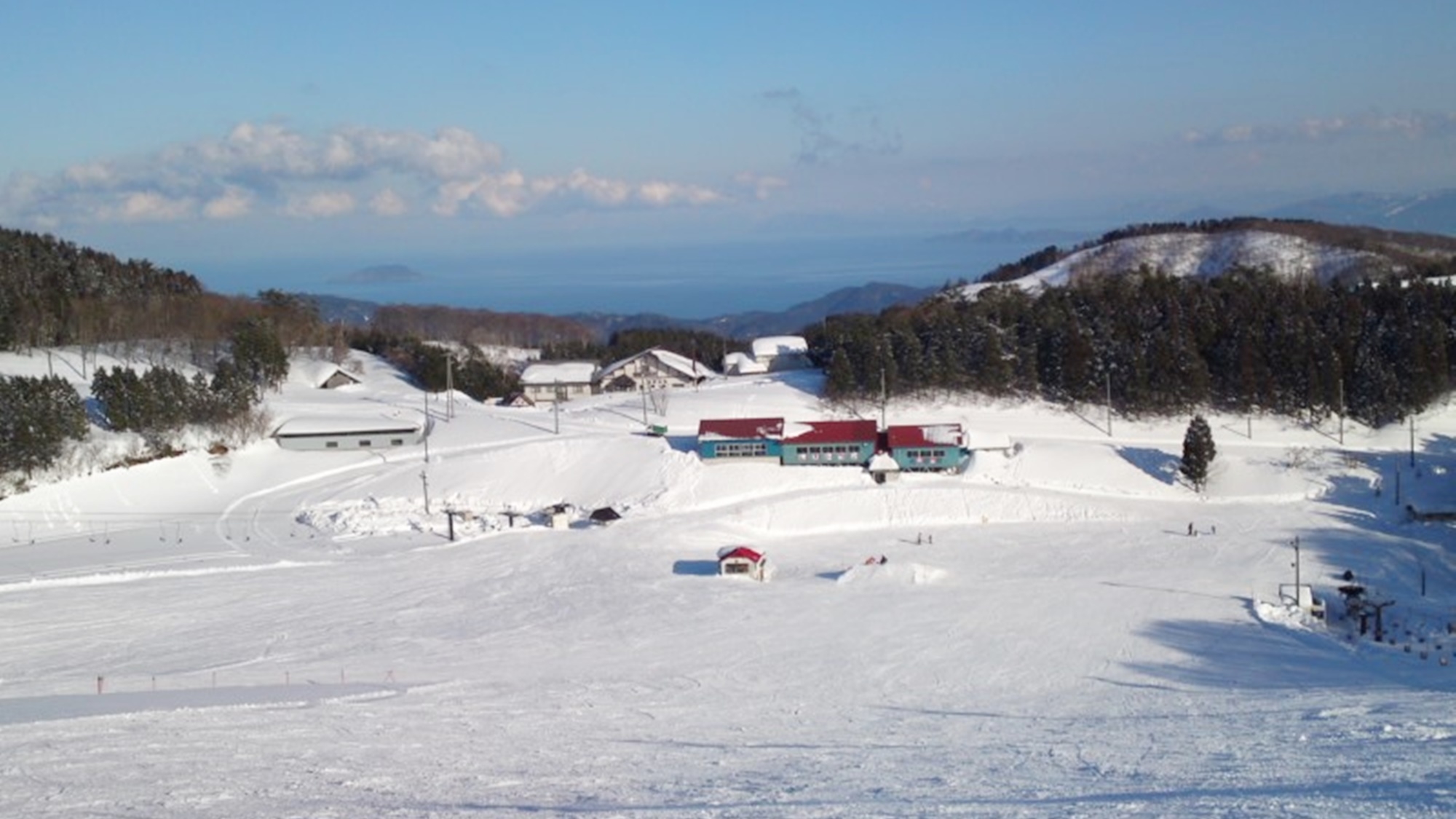 【冬季限定】天空の銀世界で遊び放題！ 丹後てっぺん雪あそび＆焼きガニ付きプラン