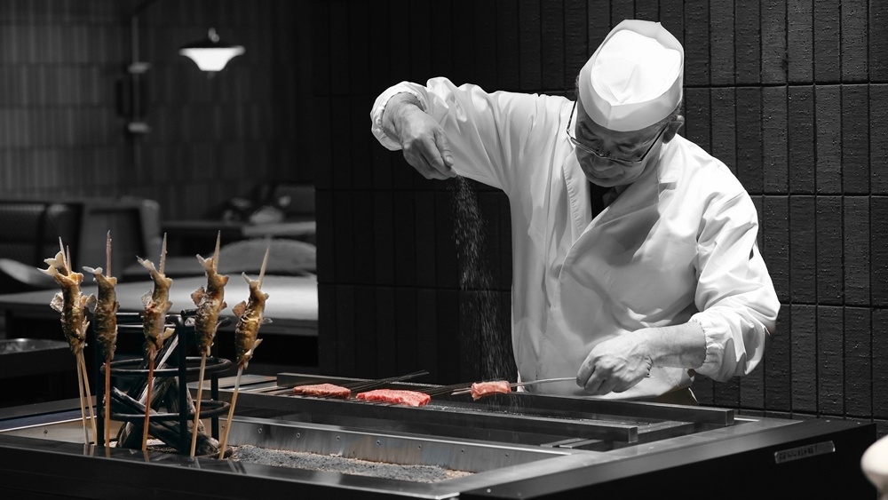 【日本酒3種飲み比べセット付】富士の恵み×炭火が織りなす「和食新世」懐石を愉しむプラン（2食付）