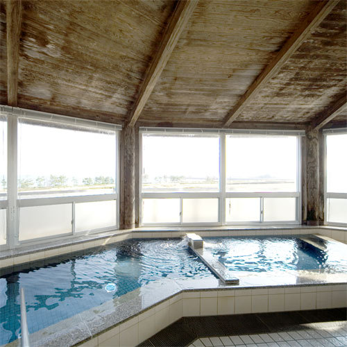 [Large public bath]