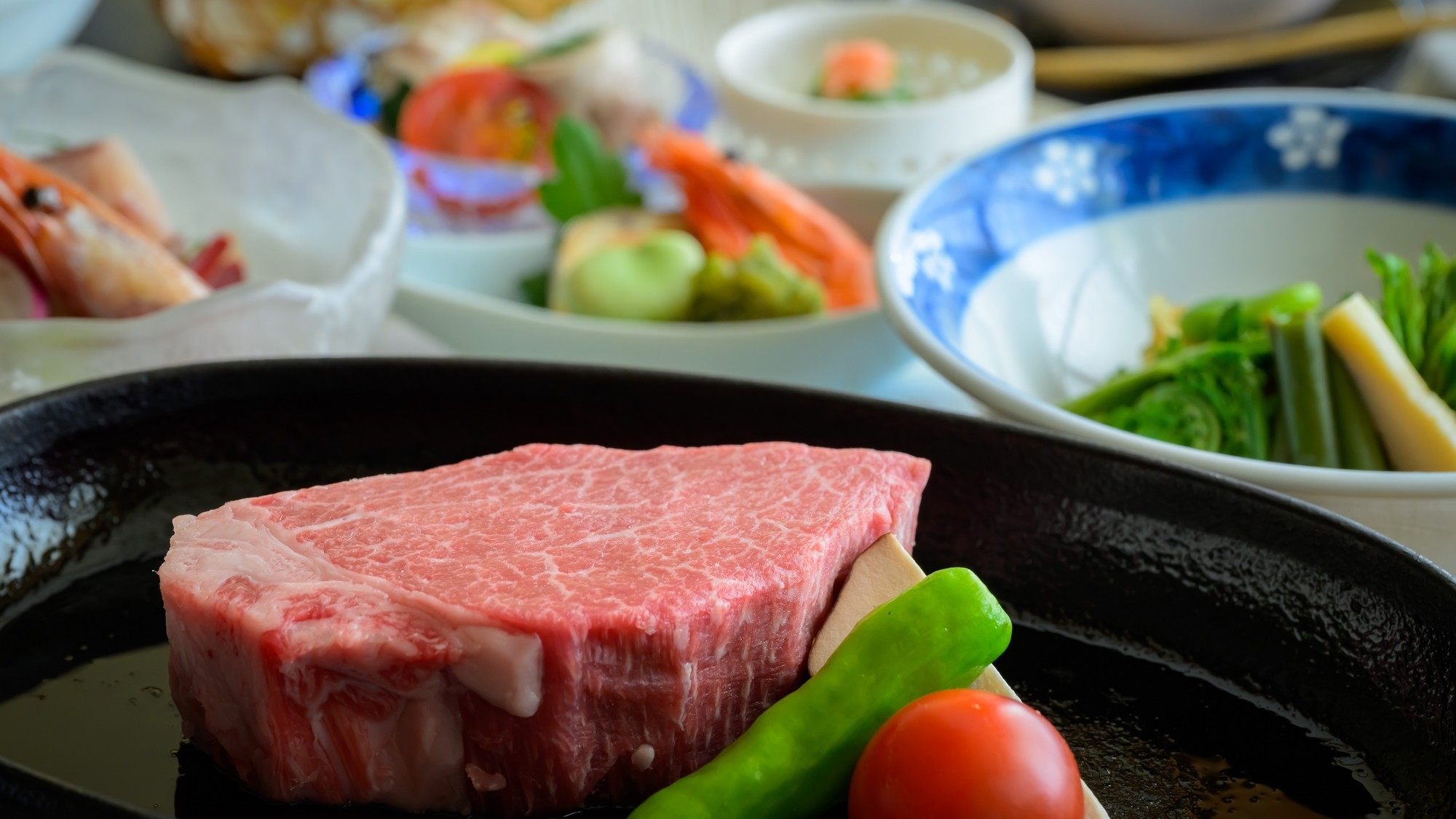 【最上級＜謙信会席＞】究極の米沢牛Ａ５ランクステーキ！貸切風呂無料＆乾杯酒付〇至高の美食と名湯に寛ぐ