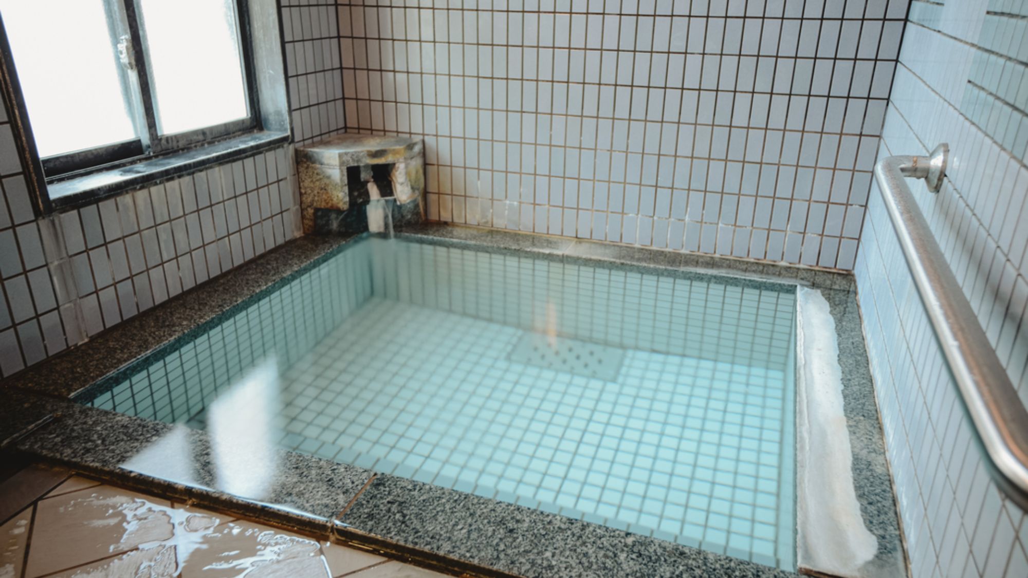 【本館貸切風呂】気兼ねすることなく、プライベート空間で温泉を満喫♪