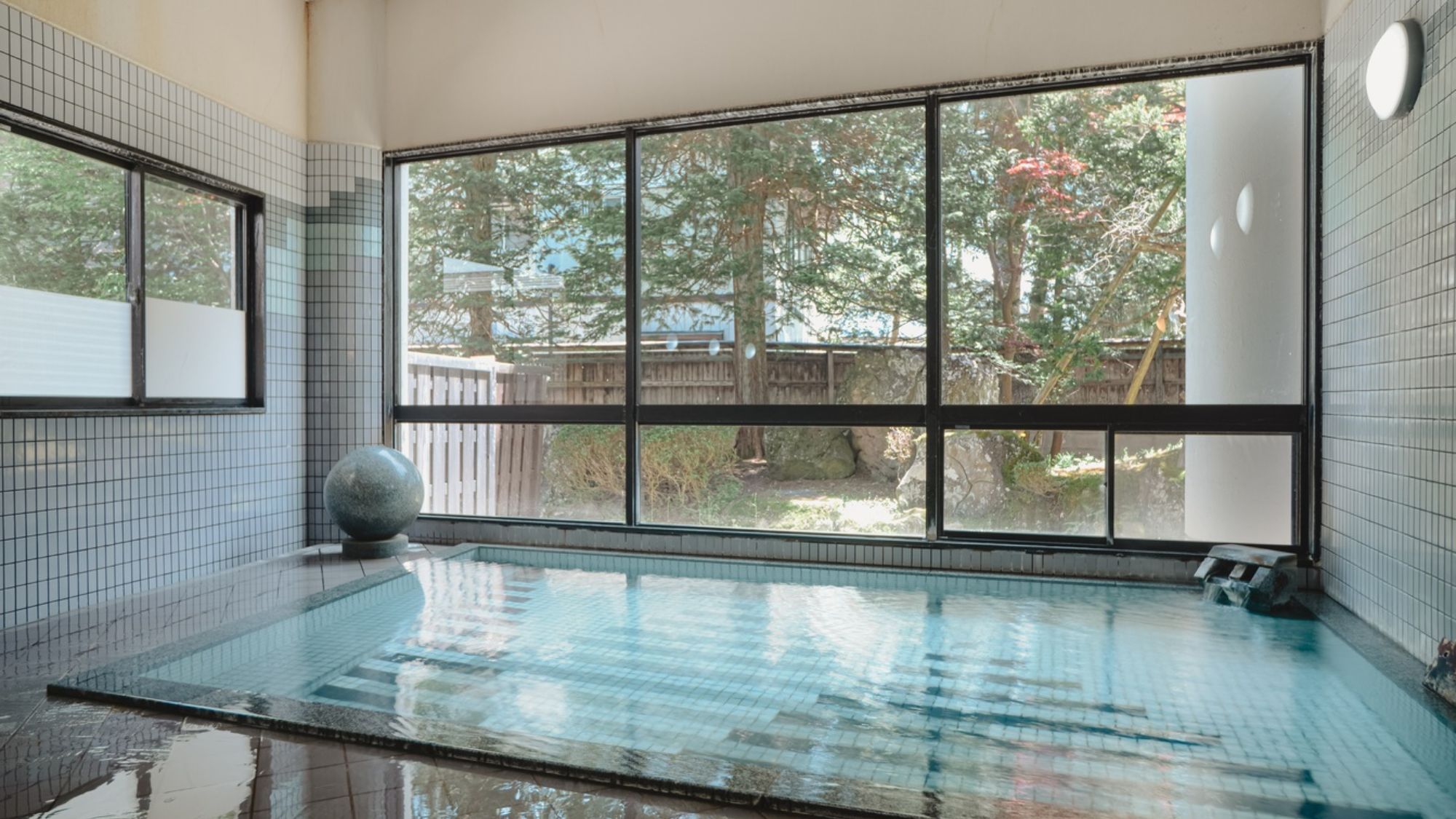 【女性大浴場】疲れにすっと効き、お肌もツルツルになる自慢の温泉です。