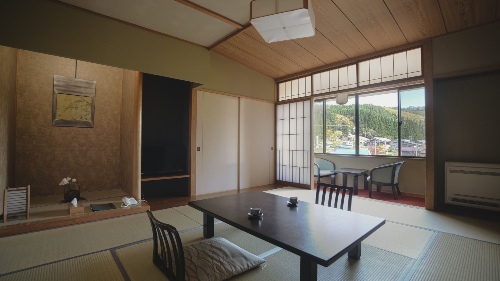 【スタンダード10畳和室】足を伸ばしてのんびりと♪