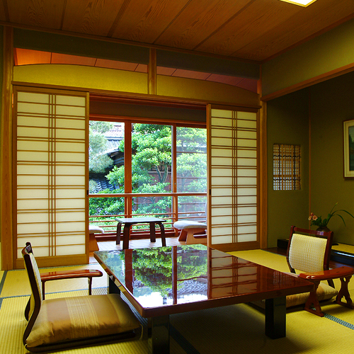 Kamar bergaya Jepang 8 tikar tatami
