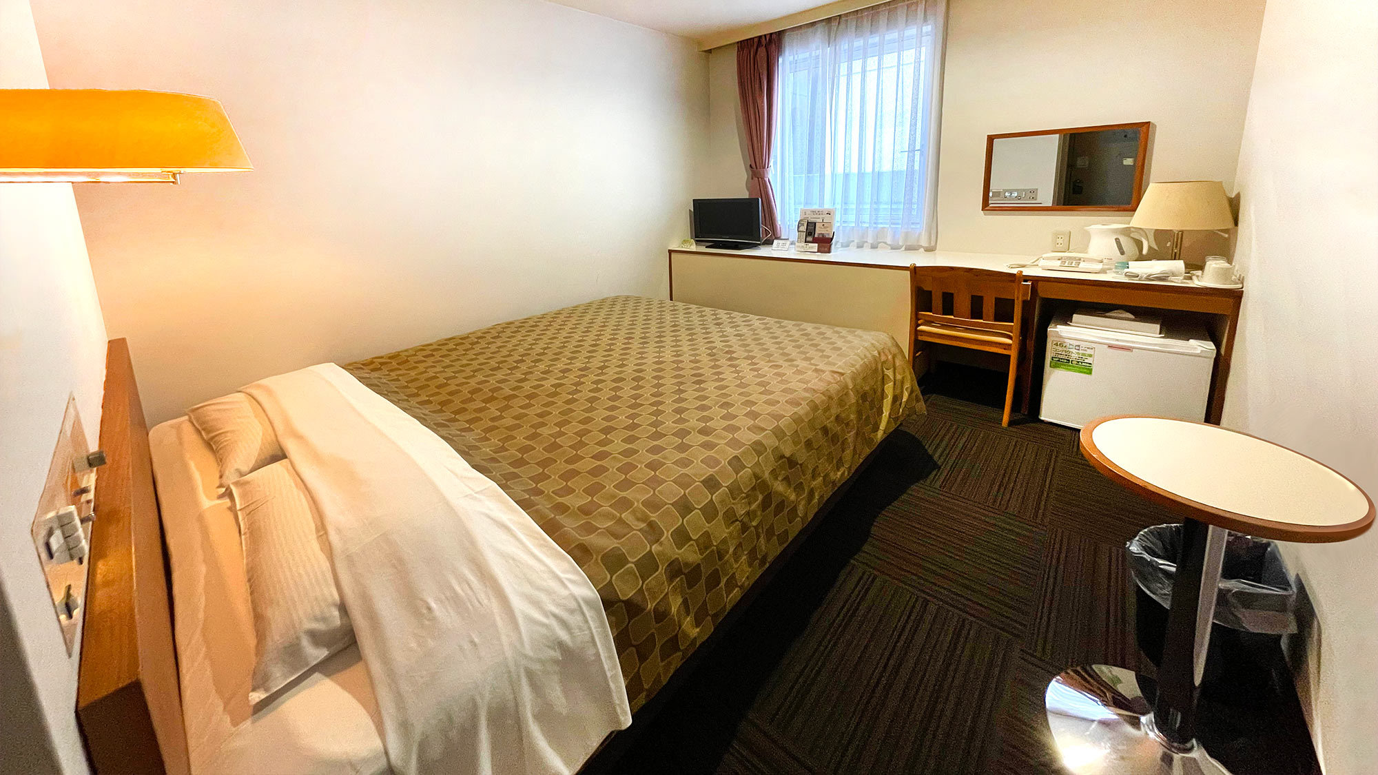 ダブルルーム【160cm幅ベッド×1台】