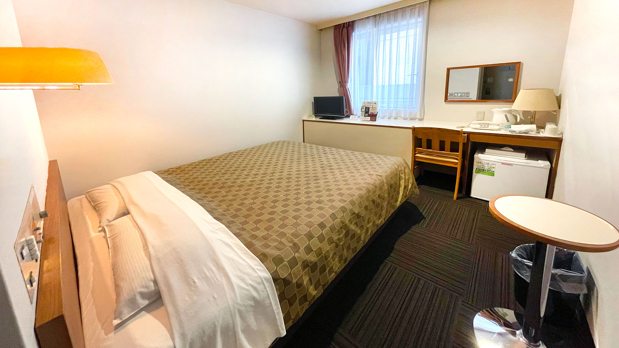 ダブルルーム【160cm幅ベッド&times;1台】