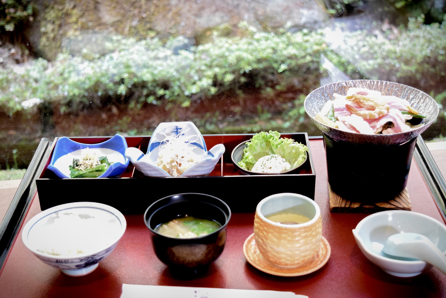 【1日5組☆平日限定】源泉かけ流しの美肌の湯酸性泉を堪能☆ご夕食はお手軽定食をご用意！