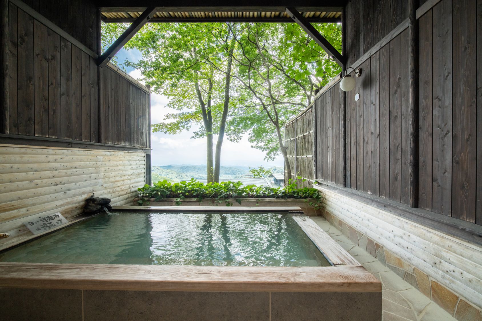【山の湯露天風呂：夏季限定】
