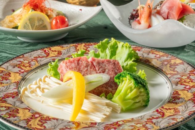 【国産牛の鉄板焼き】