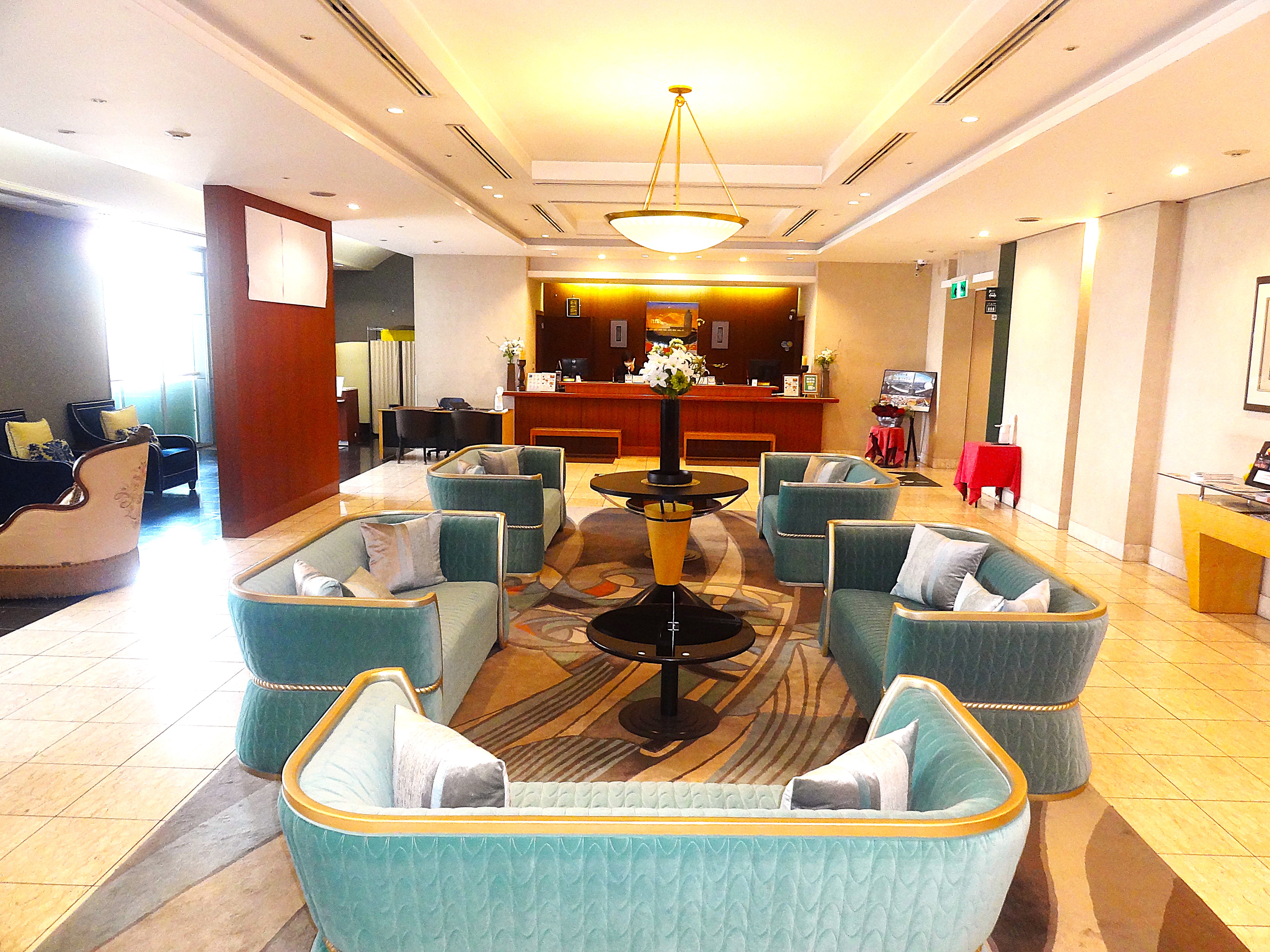 ホテルフロントロビー