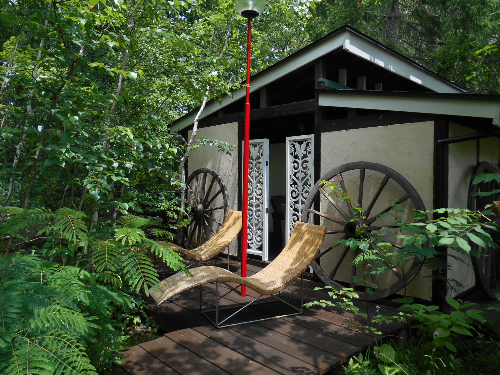 リゾート感漂うウッドデッキ