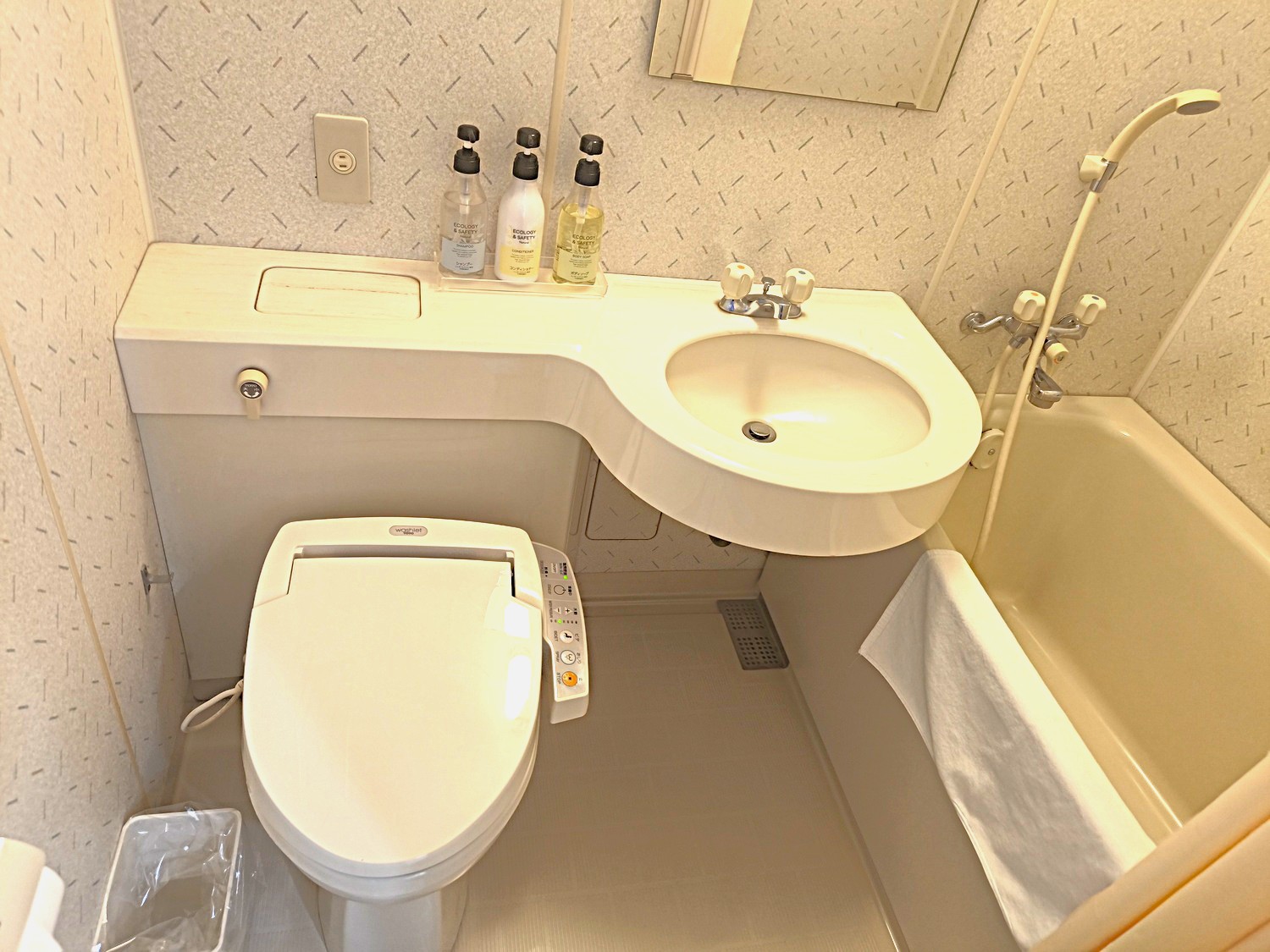 【わんこと泊まれる和室】バス・トイレ付