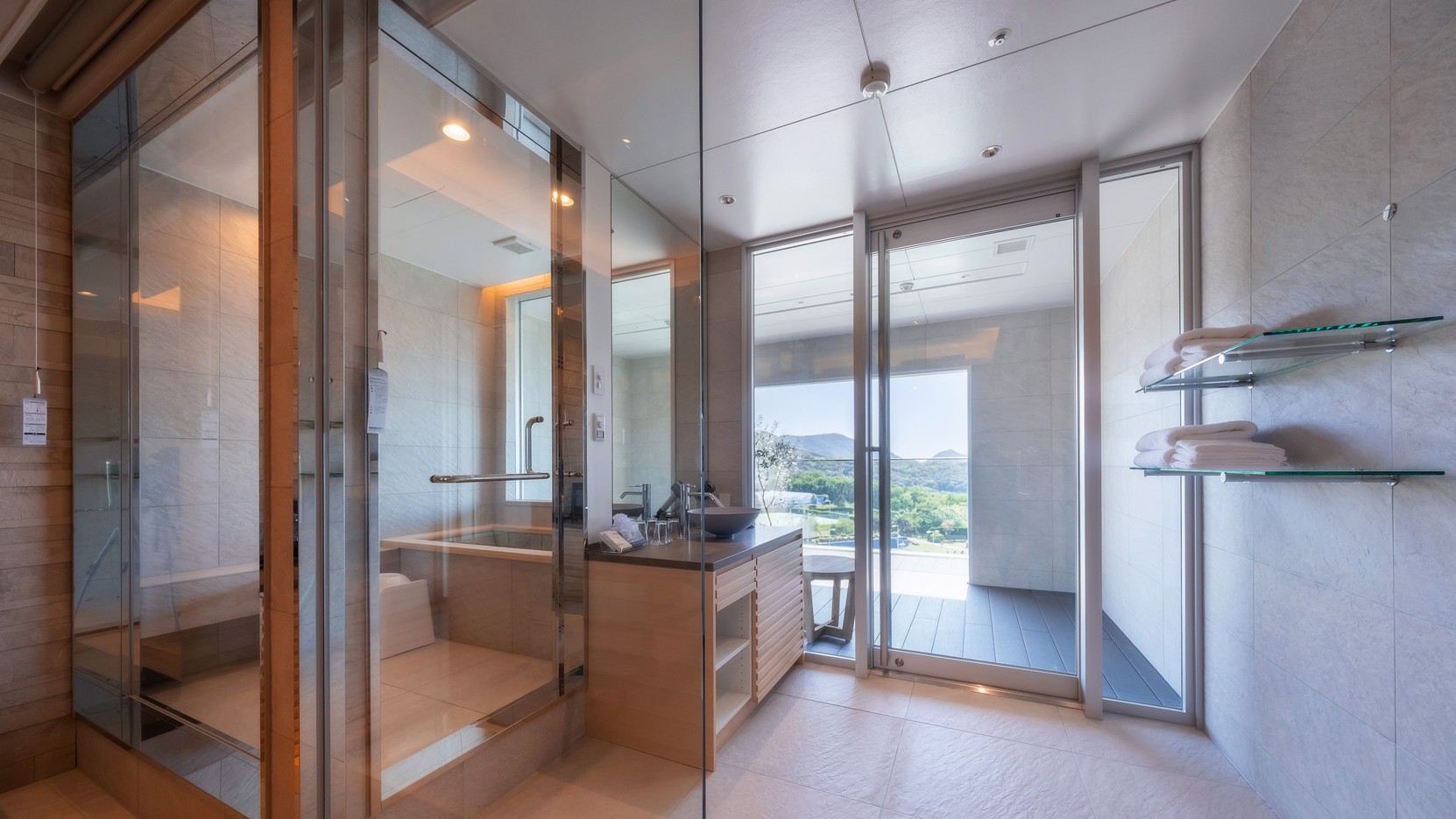 【エグゼクティブフロア】テラススイート　ビューバス　コネクト／96平米■定員4名