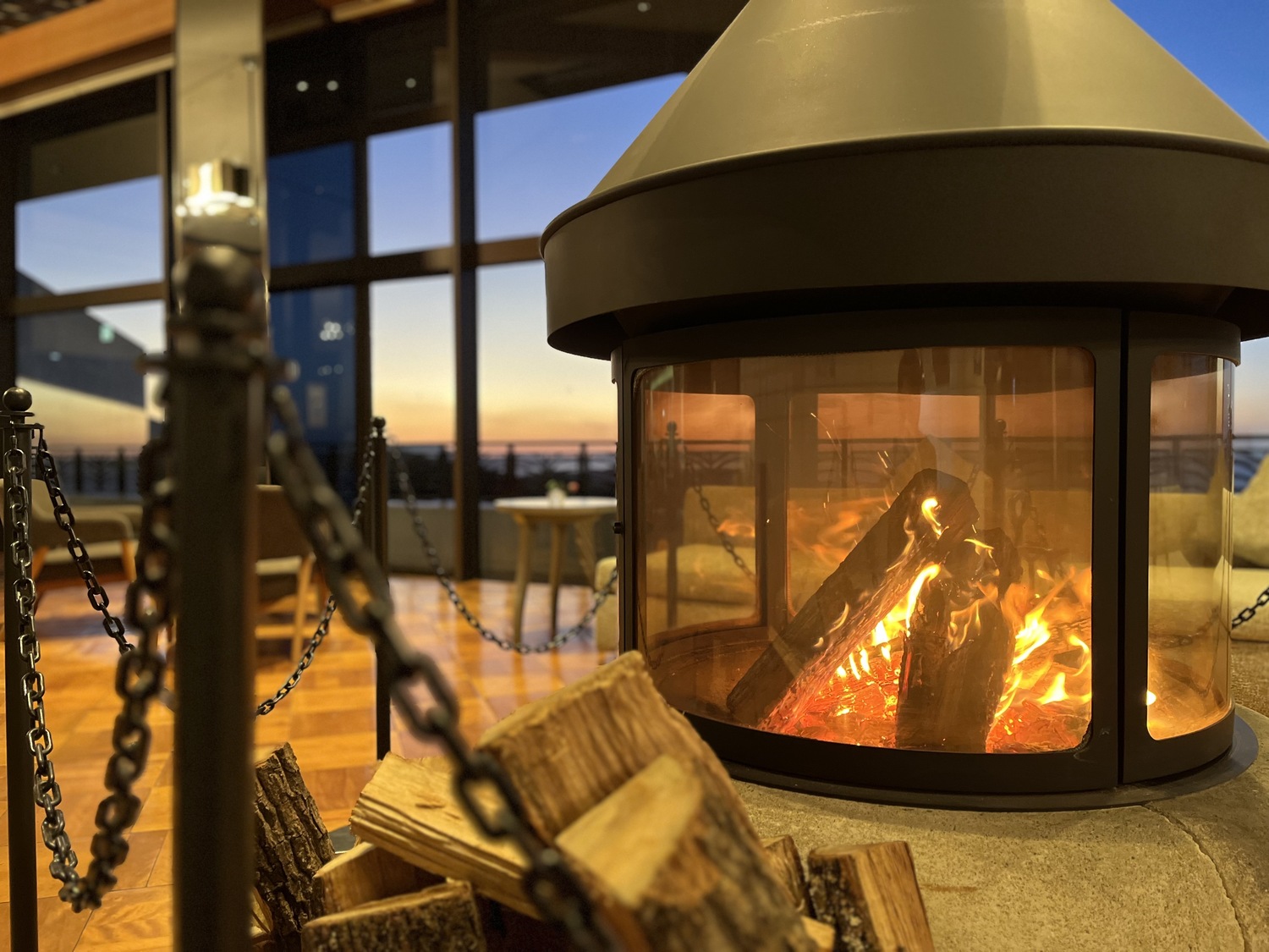 ロビー暖炉