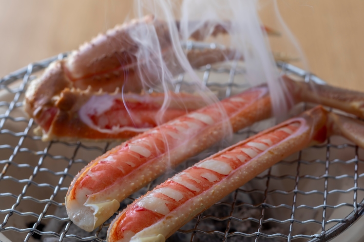 【焼きがに】香ばしく焼き上げた焼きがにの甘みを味わって！