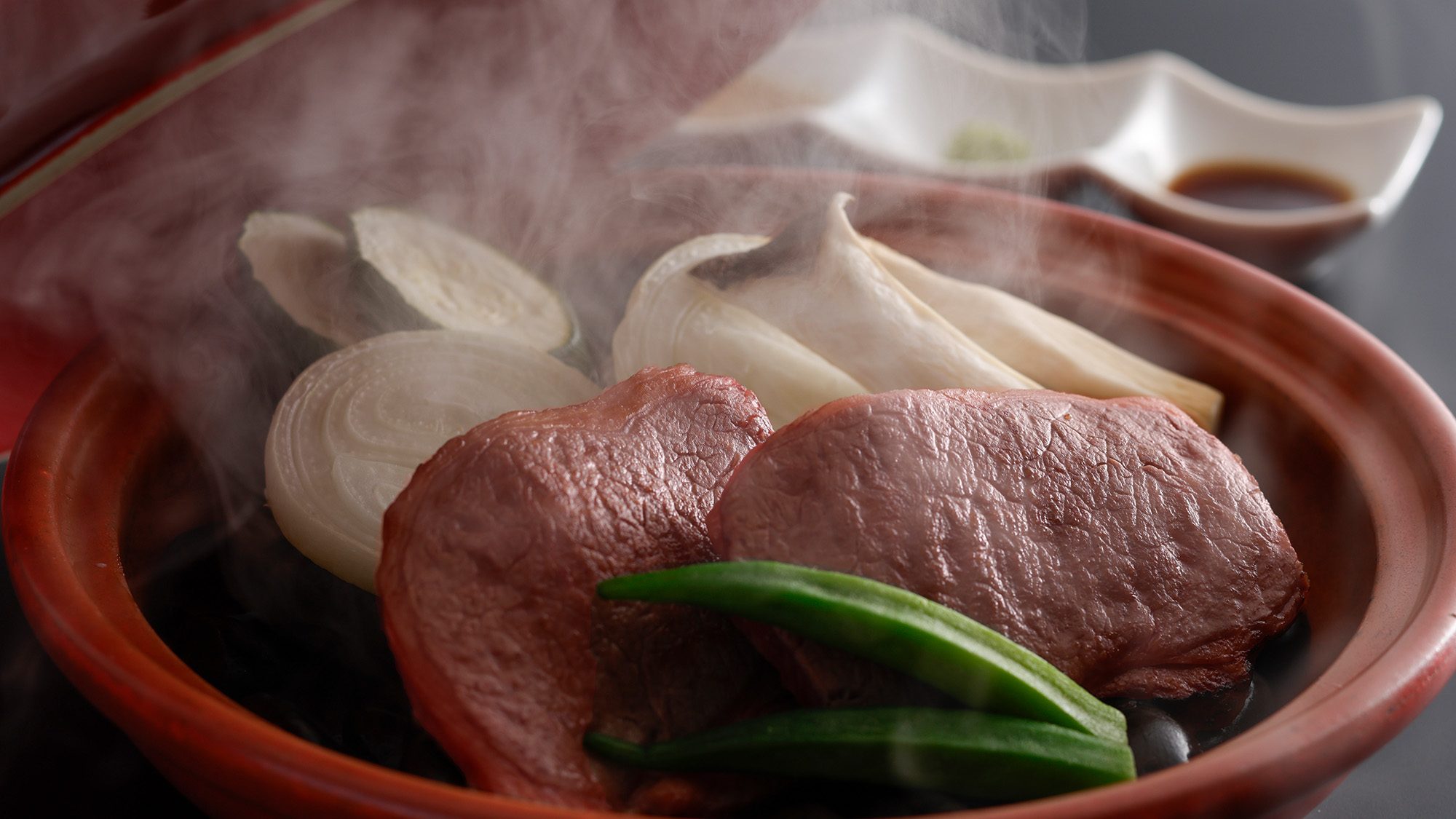 風味豊かな特選淡路牛の宝楽ステーキ(2名盛りイメージ)