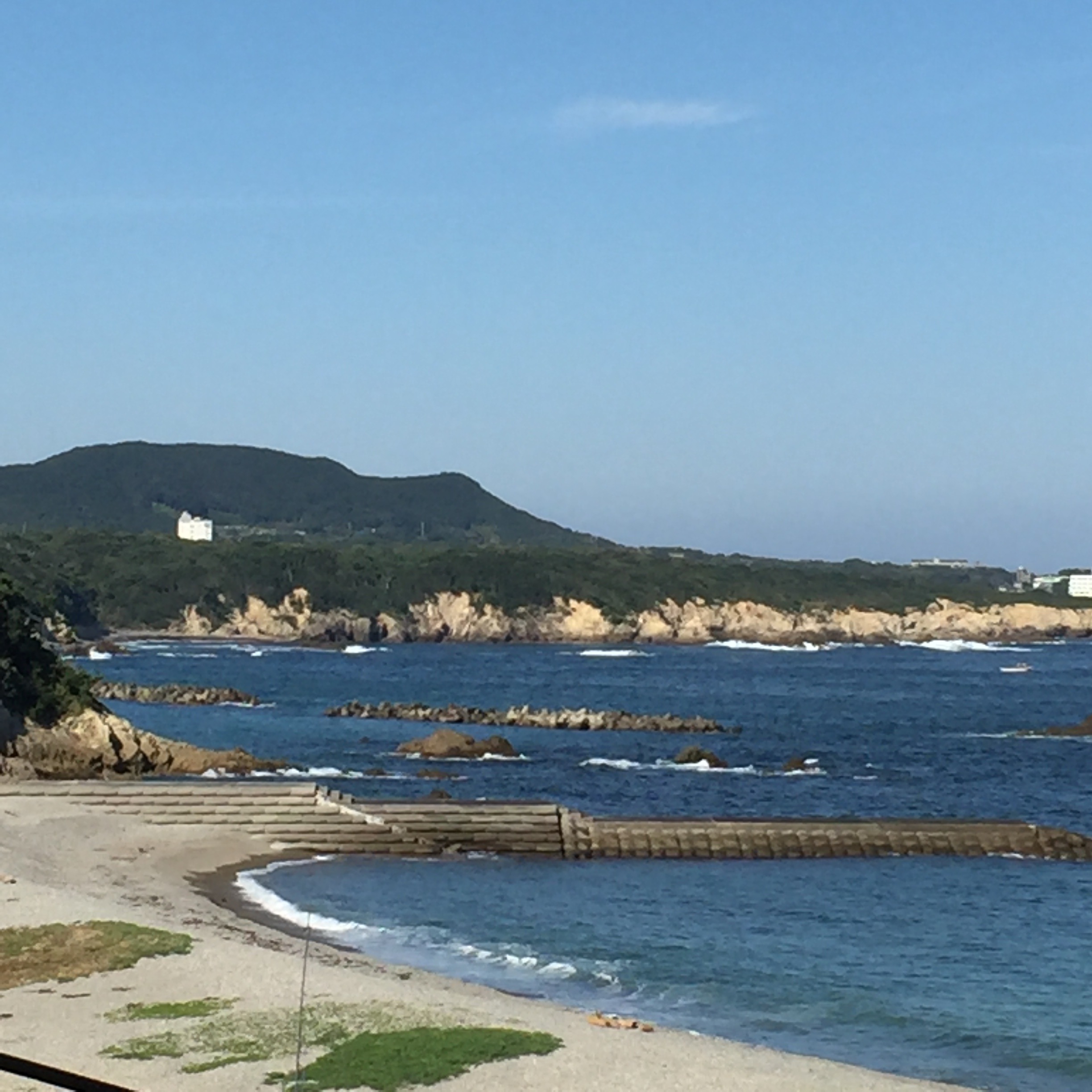 当館まえの白浜海岸