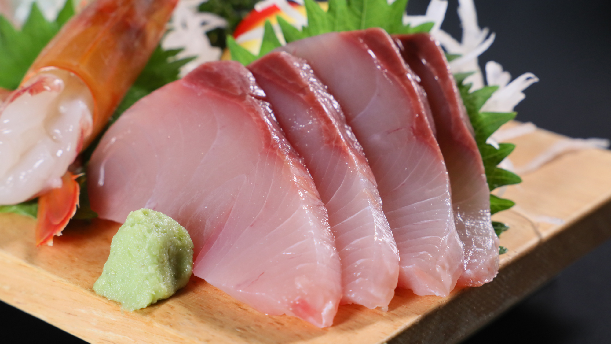 その日に獲れたお魚のお刺身*