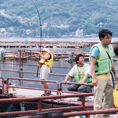 【アクティブ】船で渡って海上釣り堀『太公望』＆釣ったお魚でご昼食プラン【３食付き】【伊豆箱根旅】