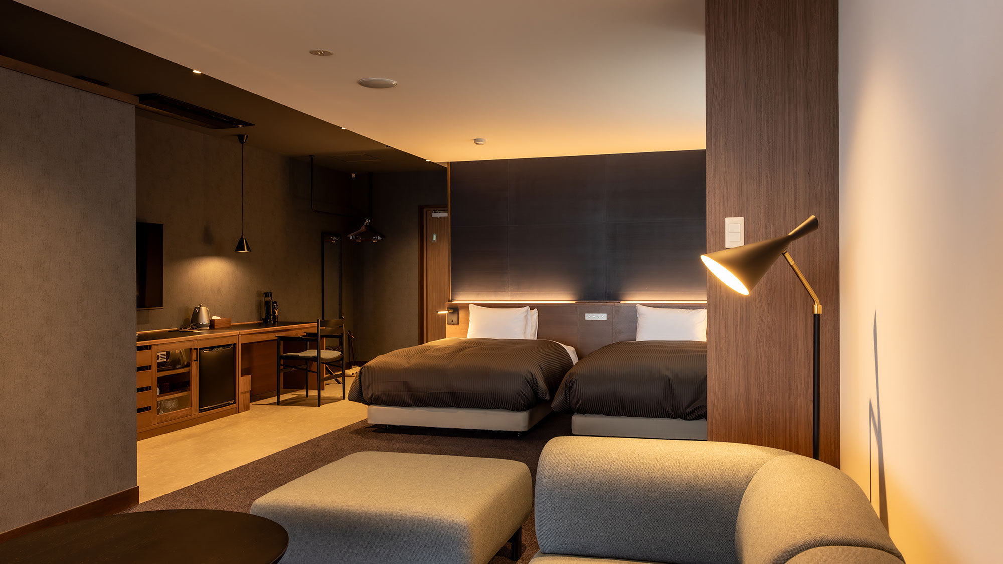 新館 スイート 洋室