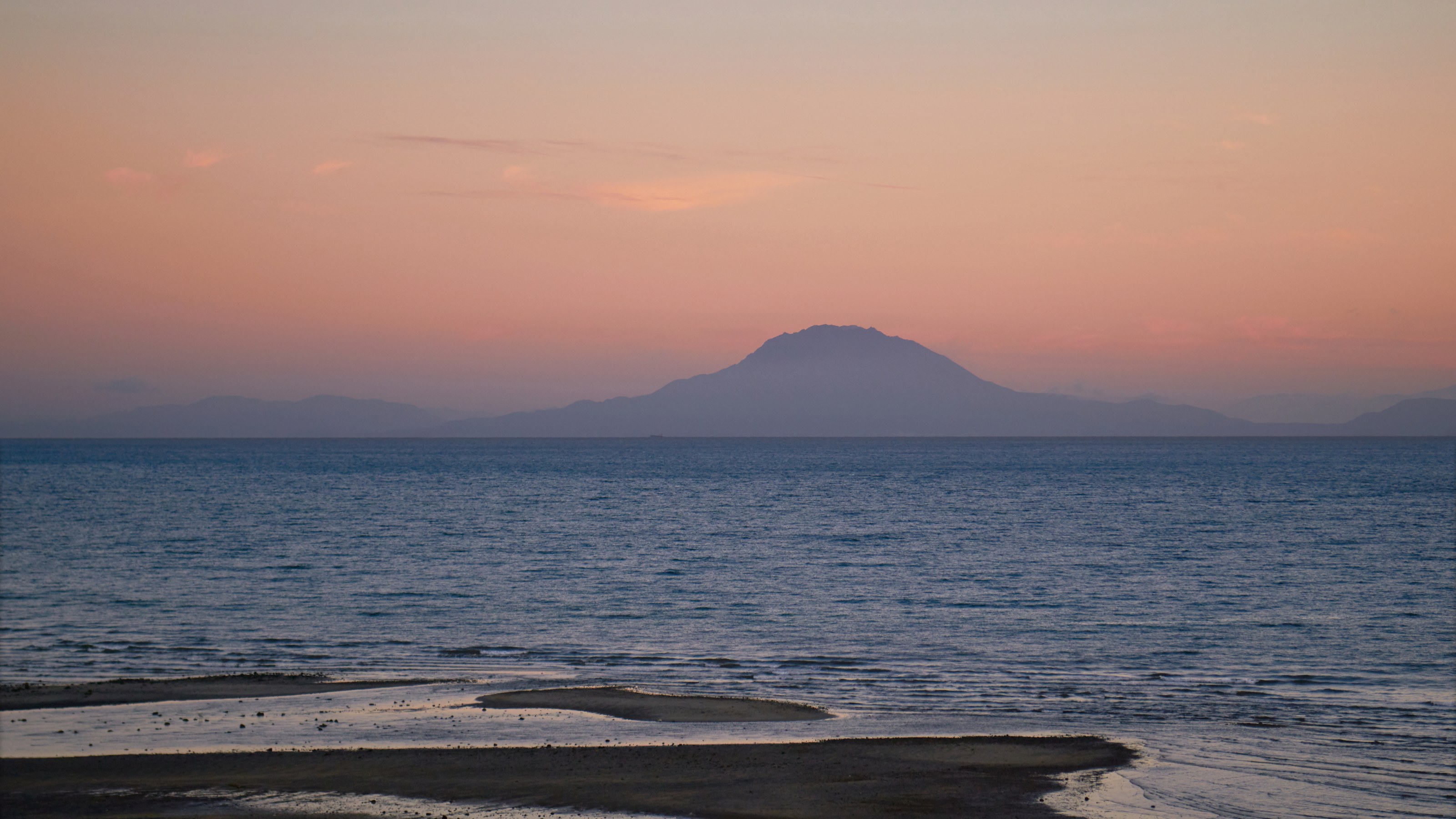 錦江湾越し桜島の景色